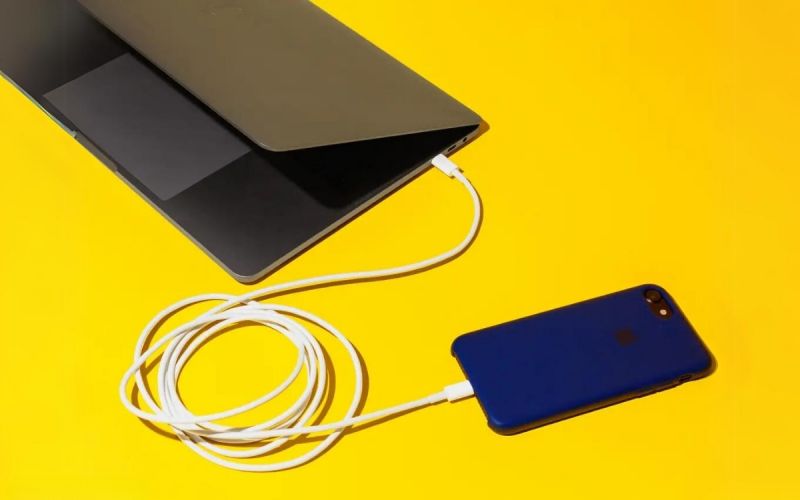 lưu ý sau khi thay pin iPhone lấy liền