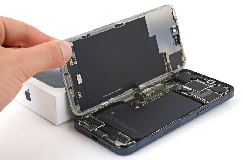 Màn hình iPhone 16e
