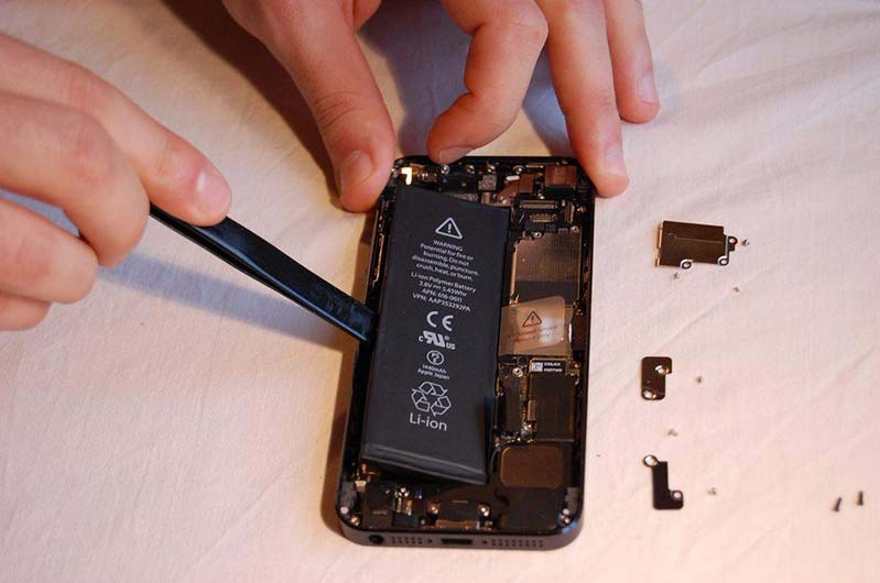 Thay pin iPhone 5 4