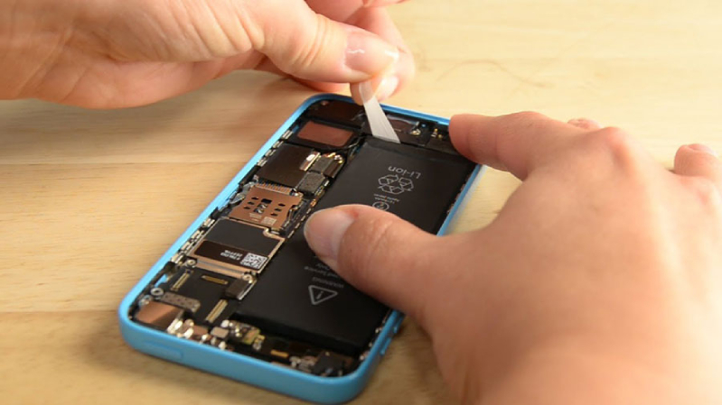 Thay pin iPhone 5C 2
