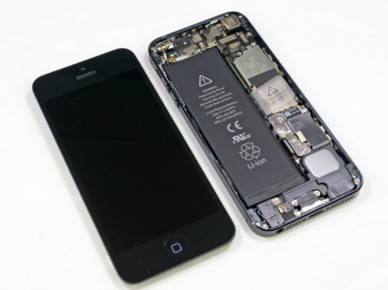 Thay pin iPhone 5S 1