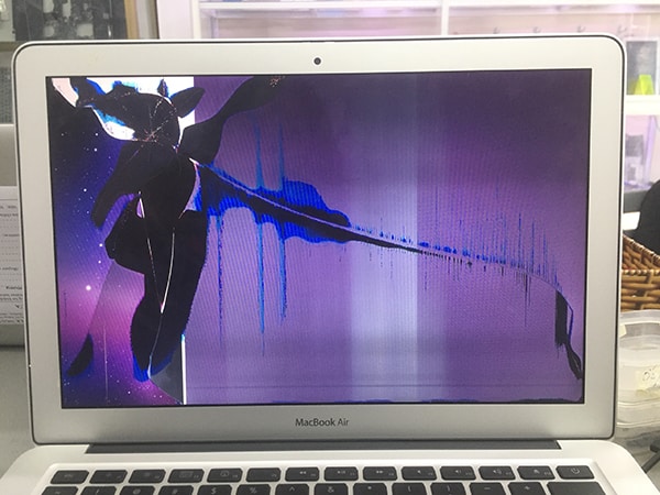 Thay-man-hinh-MacBook-Air-11