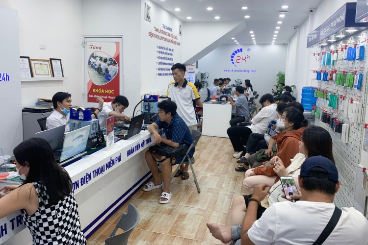 thay kính lưng iPhone 13 Pro Max