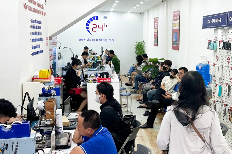 Thay mặt kính iPhone 15 Pro Max