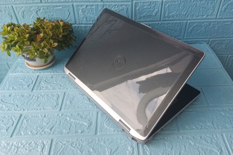Màn hình Laptop Dell Latitude E6420 bị hỏng và gây nên nhiều bất tiện