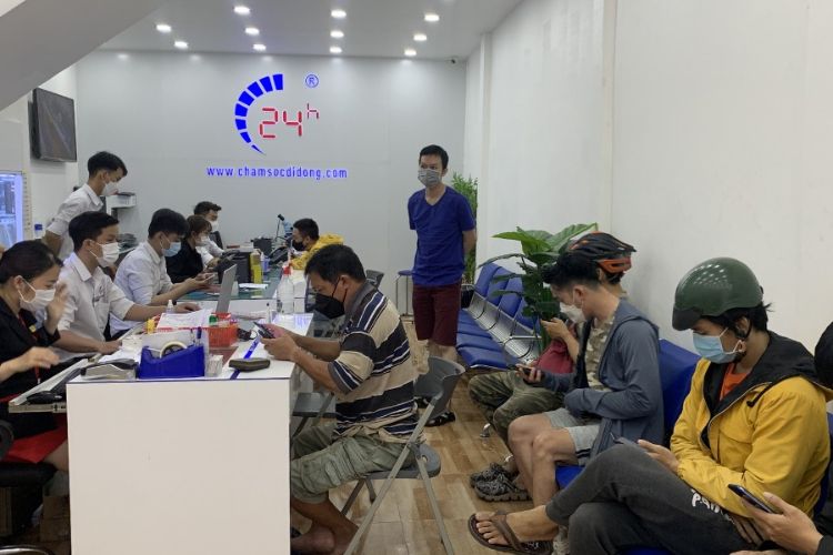 Bệnh Viện Điện Thoại Laptop 24h - trung tâm Thay mặt kính iPad Pro 12.9 2018 3G (A2014, A1895, A1983) 