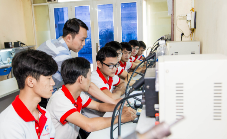 Trung tâm đào tạo nghề sửa chữa Laptop 