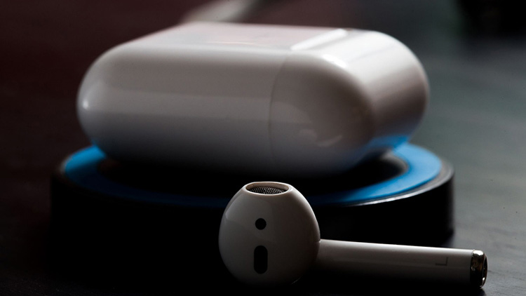 AirPods sạc không vào pin