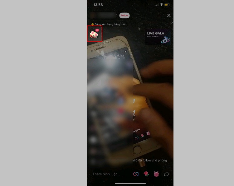 Chọn biểu tượng chiếc rương khi xem livestream