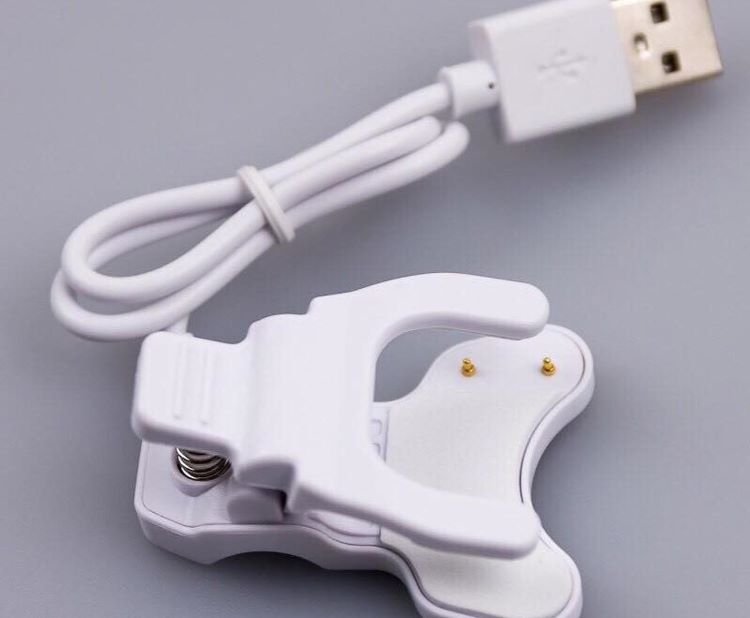 Sạc dạng kepj đảm bảo được tính năng kháng nước cho chiếc đồng hồ của bạn 