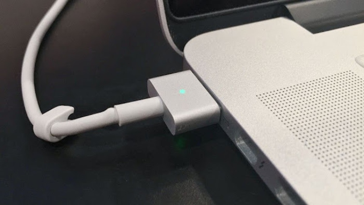 Cách sạc pin MacBook mới mua 1