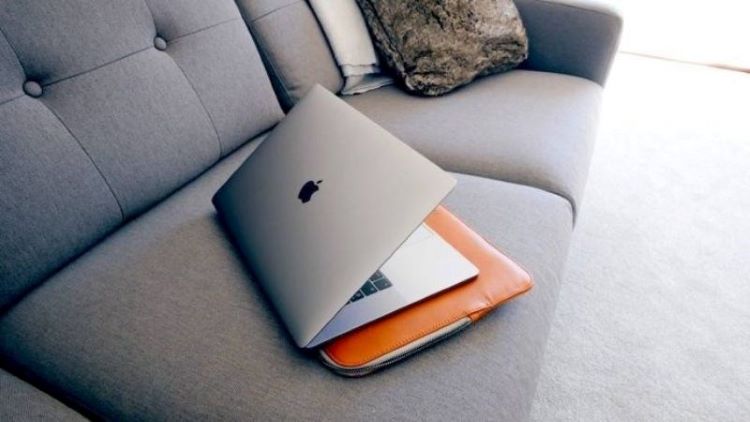 Đặt MacBook đúng cách