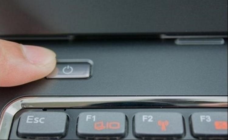 máy tính tắt đột ngột 