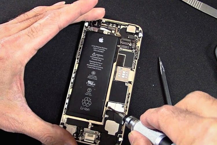 Nên thay pin định kỳ cho máy