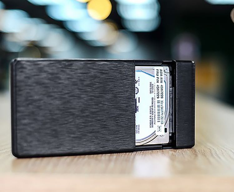 Chọn hộp đựng để chế ổ cứng thành USB đơn giản