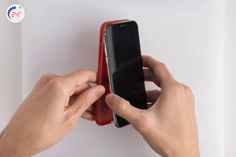 Tháo ốp lưng để tránh Samsung nóng khi sạc