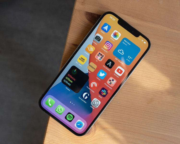 Dung lượng pin iPhone 12 Pro Max là bao nhiêu 