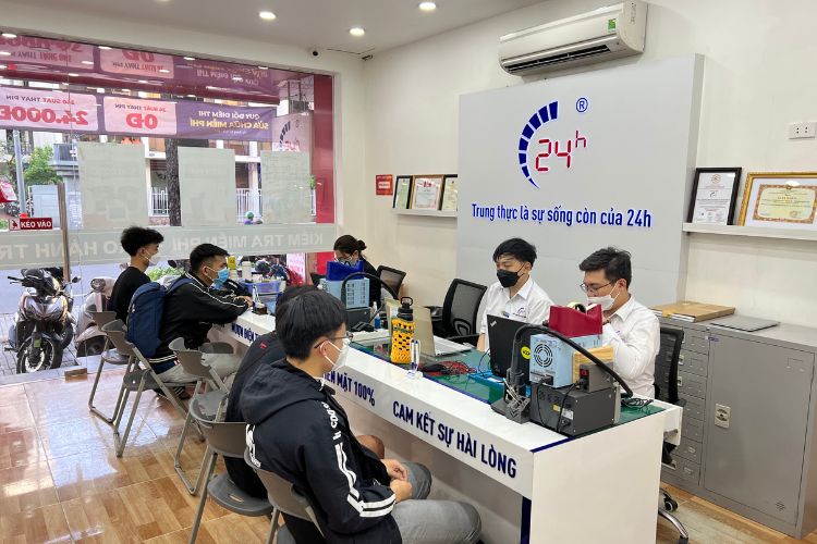 sửa điện thoại iPhone bị vô nước bao nhiêu tiền
