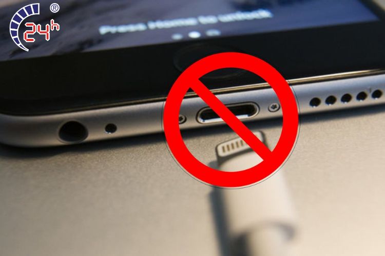 không sạc pin sau khi iPhone bị vô nước