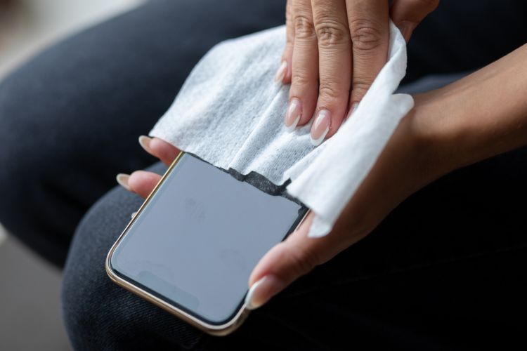 Hong khô điện thoại iPhone