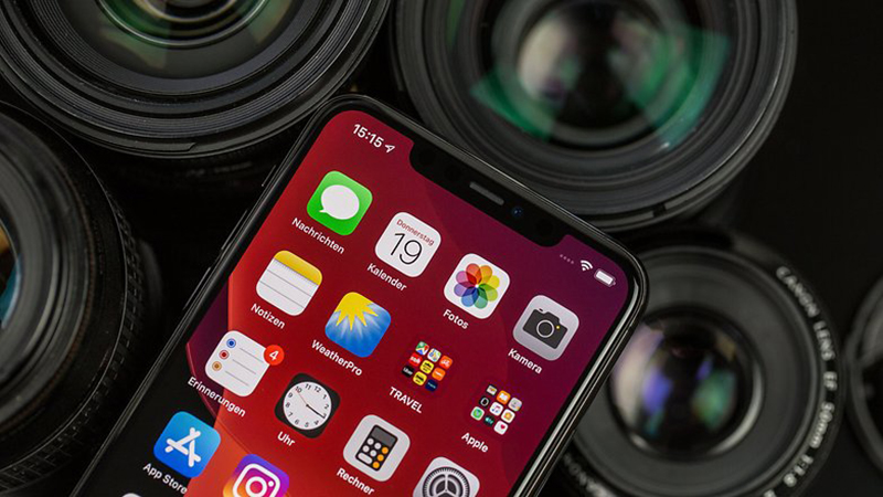iPhone-11-Pro-tut-pin-qua-dem