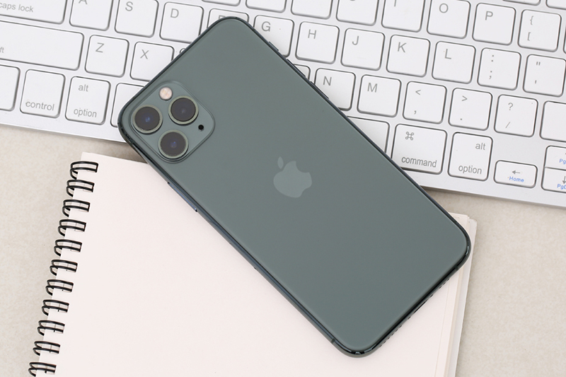 iPhone-11-Pro-tut-pin-qua-dem