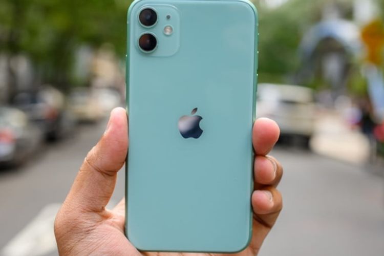 iPhone 11 bị mờ, nhiễu