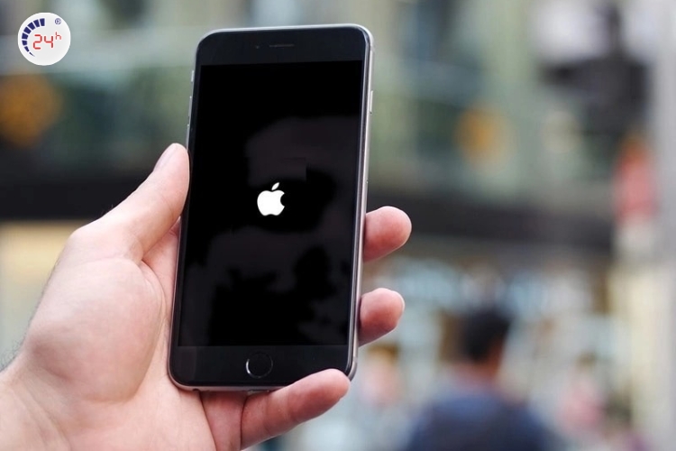 iPhone đang dùng bị sập nguồn bật không lên