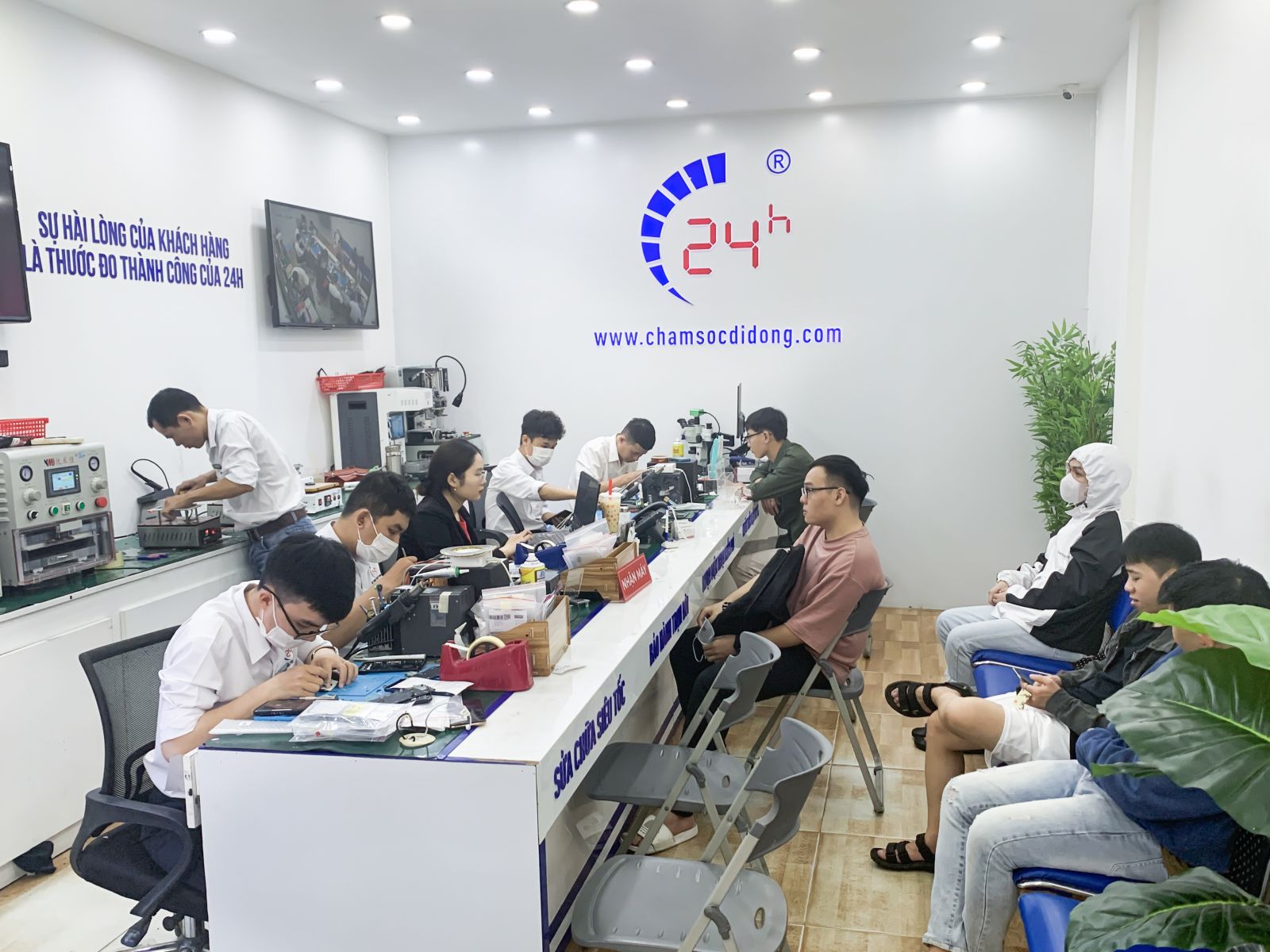 csdd 24h cam kết thay kính camera iphone chất lượng 