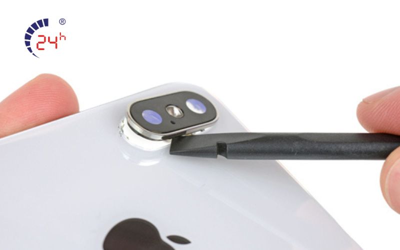 Thay kính camera sau chất lượng tại Chăm Sóc Di Động 24h 