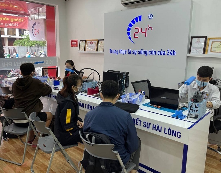 Bạn có thể sử lỗi màn hình iPhone 12 Pro Max ám vàng khi mang máy đến Bệnh Viện Điện Thoại Laptop 24h