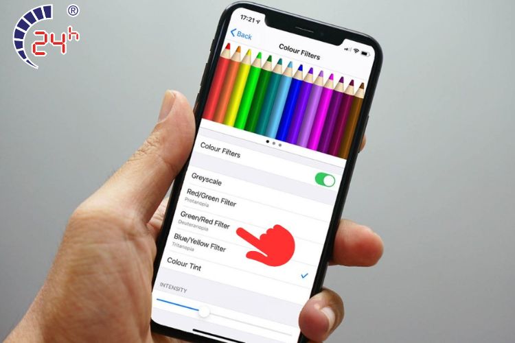 vì sao màn hình iphone bị vàng