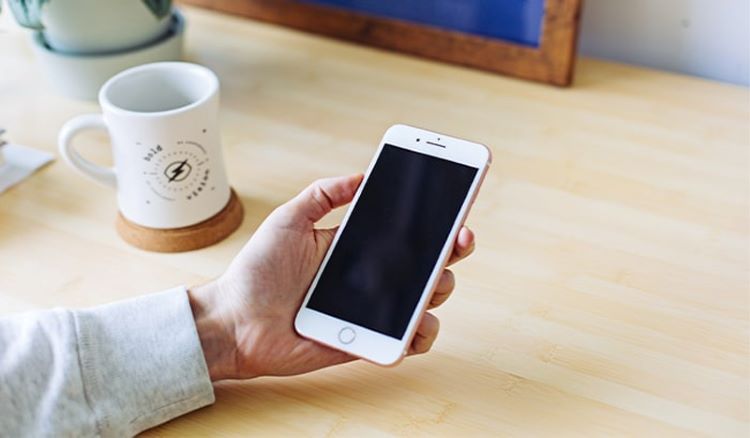 Nguyên nhân màn hình iPhone chớp tắt liên lục 