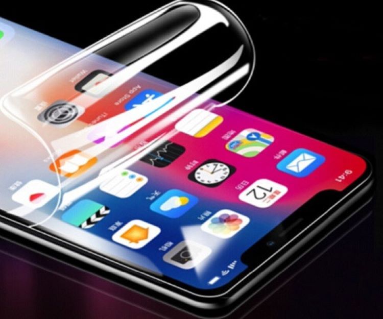 Sử dụng miếng dán cường lực 