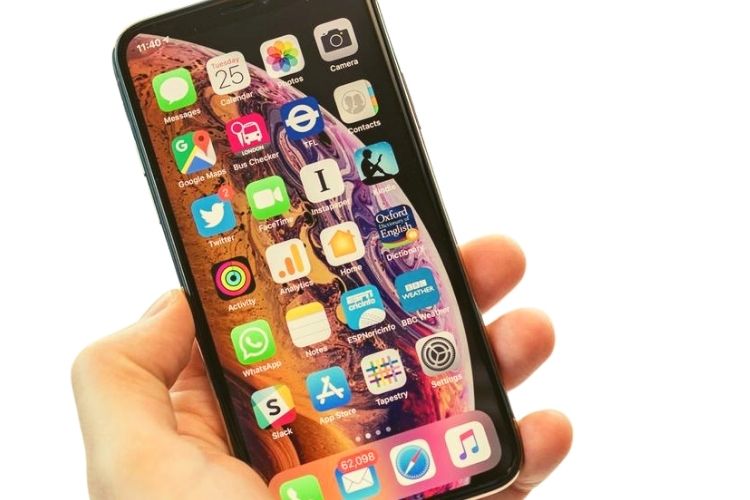 Màn hình có thể bị ám vàng nếu điện bị hư hỏng phần cứng