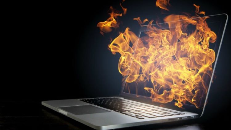 laptop không lên màn hình do nguồn quá nóng