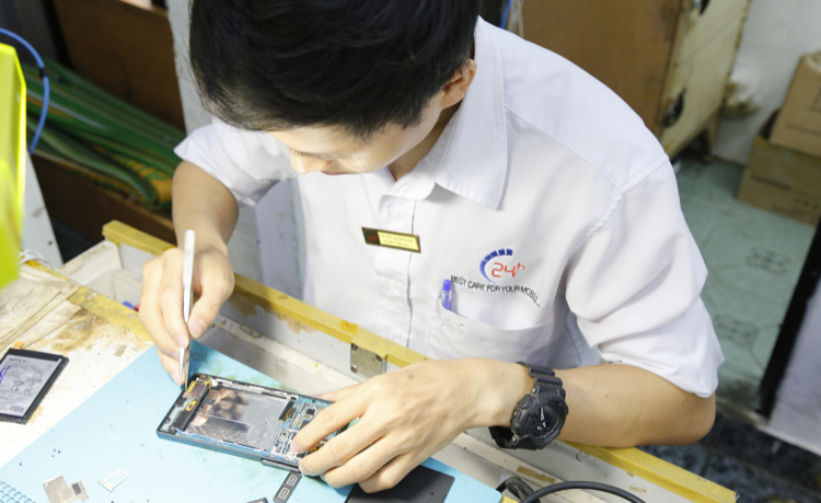 Đối với thợ sửa điện thoại mới ra nghề 