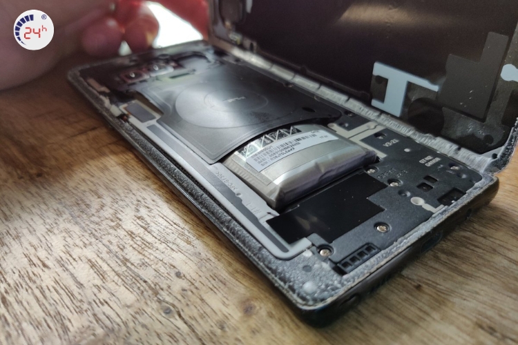Phồng pin Samsung