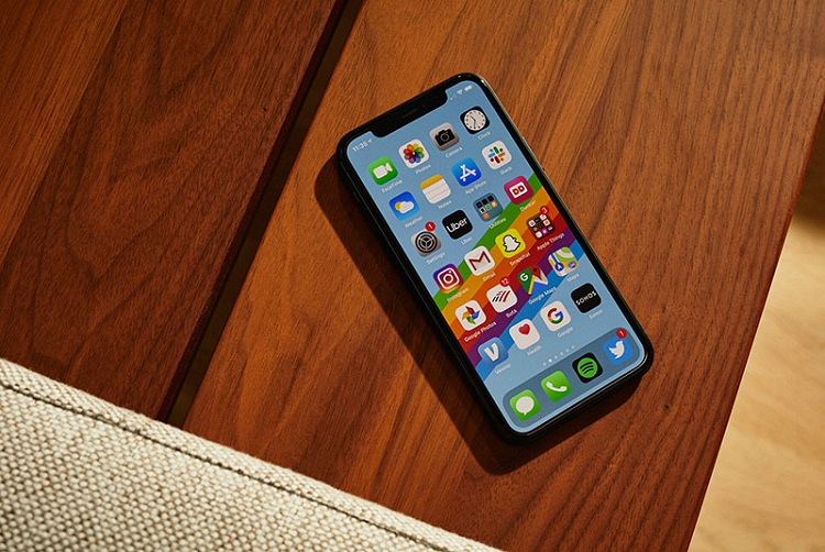 Sac-pin-iPhone-11-Pro-dung-cach
