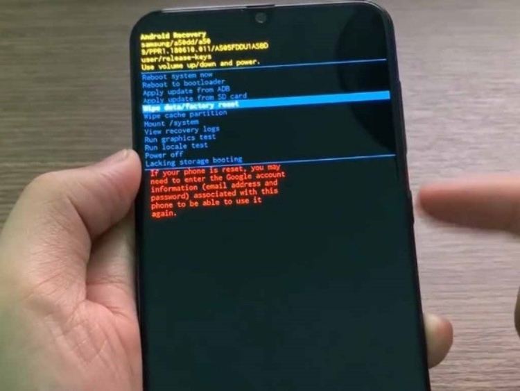 Samsung A50 bị treo logo 4