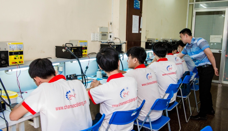 Trung Tâm Dạy Nghề Sửa Chữa Điện Thoại và Laptop 24h 