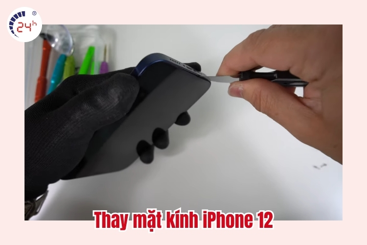 Thay mặt kính iPhone 12