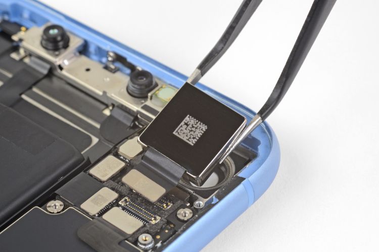 Nguyên nhân iPhone XR không hỗ trợ Face ID 