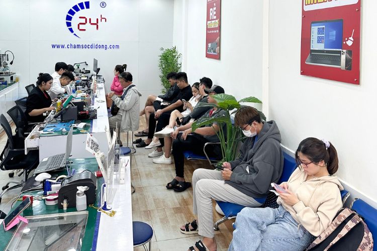 thay mặt kính iPhone 11 Pro Max