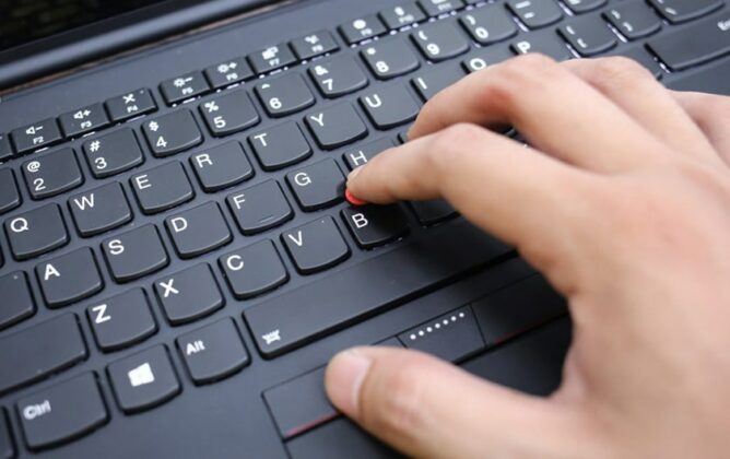 thay-ban-phim-laptop-lenovo-g5070