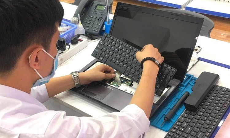 Nhân viên kỹ thuật dày dặn kinh nghiệm và tận tình