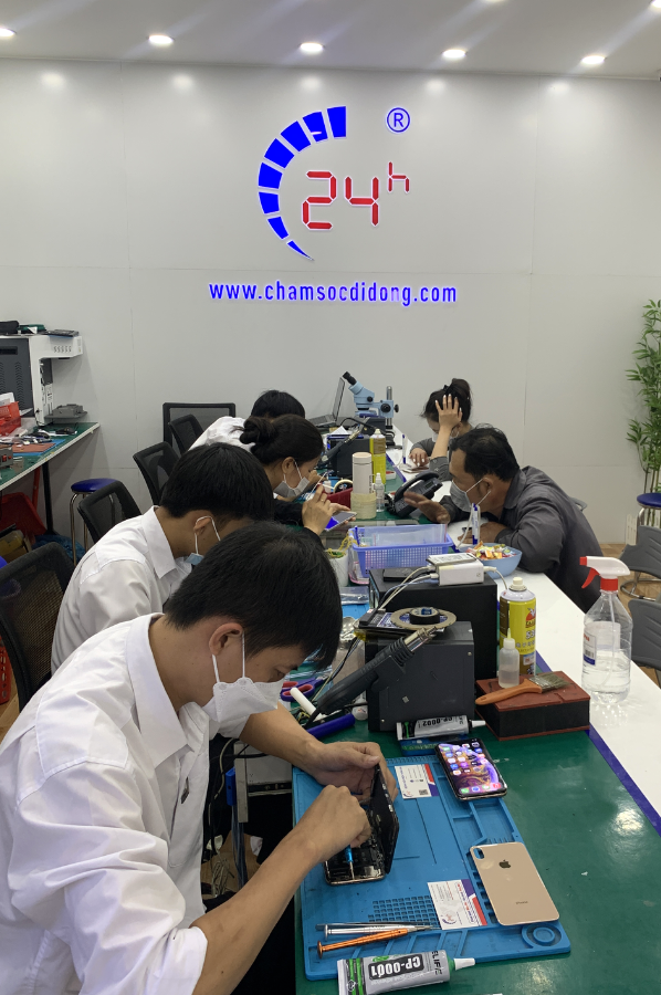 quy trình sửa chữa cảm ứng do bởi nhân viên kỹ thuật chuyên nghiệp tại Bệnh Viện Điện Thoại Laptop 24h 
