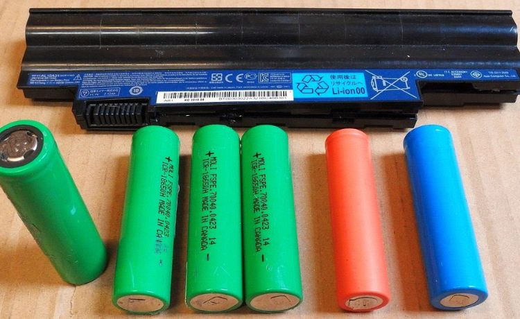 Cell pin laptop có hai loại được sử dụng nhiều nhất hiện nay là cell loại vuông và cell loại tròn 