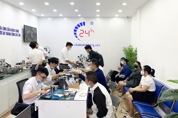 tiếp nhận iphone 12 cần thay kính lưng