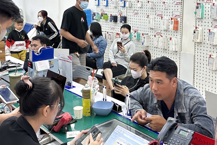 báo giá thay mặt kính lưng iphone 12 thường